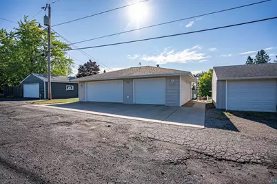 2223 W 22nd St, Duluth, MN 55811 - Photo 8