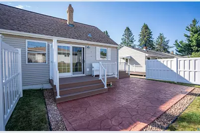 2223 W 22nd St, Duluth, MN 55811 - Photo 12