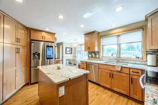 114 Highland Dr, Hibbing, MN 55746 - Photo 12