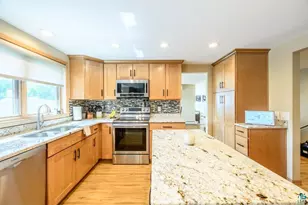 114 Highland Dr, Hibbing, MN 55746 - Photo 14