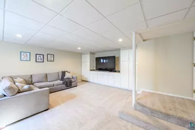 114 Highland Dr, Hibbing, MN 55746 - Photo 40