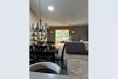 1142 Como Ave #N/A, Duluth, MN 55811 - Photo 2