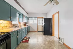 3724 W 7th St, Duluth, MN 55807 - Photo 8