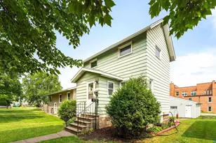 122 S 60th Ave W, Duluth, MN 55807 - Photo 2