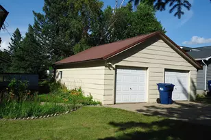 539 E 39th St, Hibbing, MN 55746 - Photo 4