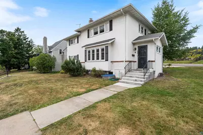 2337 E 8th St, Duluth, MN 55803 - Photo 1