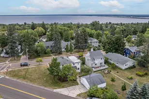 2337 E 8th St, Duluth, MN 55803 - Photo 8
