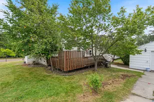 2337 E 8th St, Duluth, MN 55803 - Photo 4