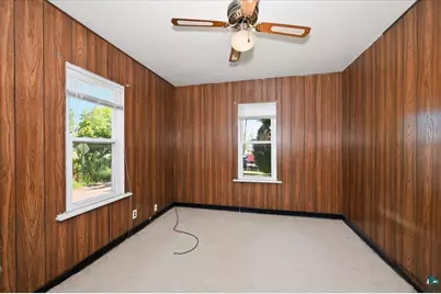 11 S 51st Ave E, Duluth, MN 55804 - Photo 10