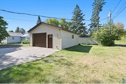 11 S 51st Ave E, Duluth, MN 55804 - Photo 4