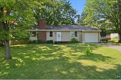 915 N 40th Ave E, Duluth, MN 55804 - Photo 1
