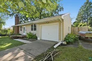 915 N 40th Ave E, Duluth, MN 55804 - Photo 2