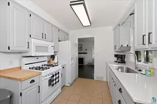 915 N 40th Ave E, Duluth, MN 55804 - Photo 6