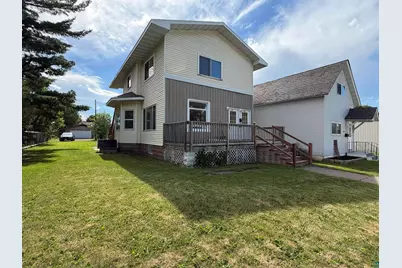 609 10th Ave W, Ashland, WI 54806 - Photo 2