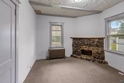 1928 E 5th St, Duluth, MN 55812 - Photo 14