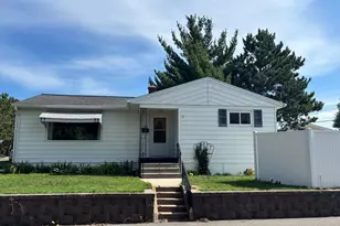 408 S 7th Ave E, Ely, MN 55731 - Photo 2