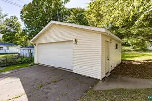 202 W Austin St, Duluth, MN 55803 - Photo 32