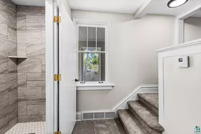 202 W Austin St, Duluth, MN 55803 - Photo 18