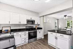 202 W Austin St, Duluth, MN 55803 - Photo 8