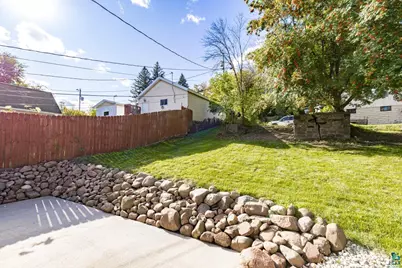 2407 W 6th St, Duluth, MN 55806 - Photo 30