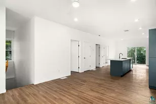 12 W 11th St, Duluth, MN 55806 - Photo 8