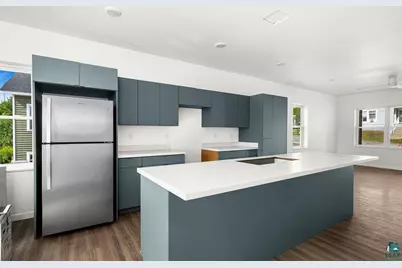 12 W 11th St, Duluth, MN 55806 - Photo 2