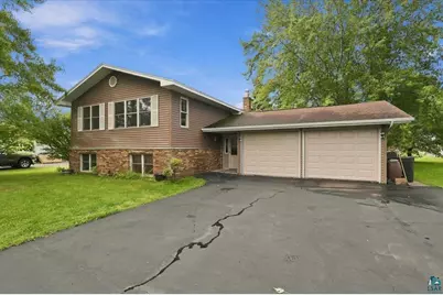 2010 E 10th St, Superior, WI 54880 - Photo 2