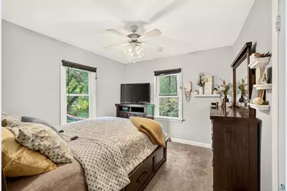 2125 W 10th St, Duluth, MN 55806 - Photo 8