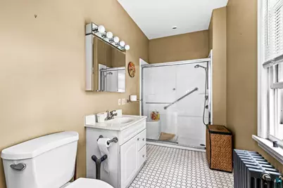 2024 W 5th St, Duluth, MN 55804 - Photo 16