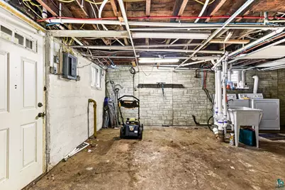 2024 W 5th St, Duluth, MN 55804 - Photo 26