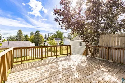 5216 Wyoming St, Duluth, MN 55804 - Photo 2