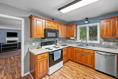 1915 Hartley Rd, Duluth, MN 55803 - Photo 20
