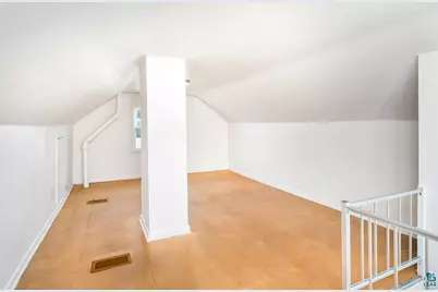 4601 W 4th St, Duluth, MN 55807 - Photo 24