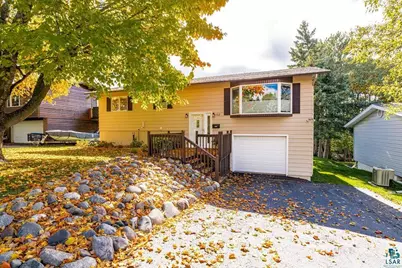 102 Northfield St, Duluth, MN 55803 - Photo 2