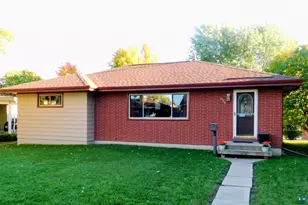 806 N 7th St, Virginia, MN 55792 - Photo 1