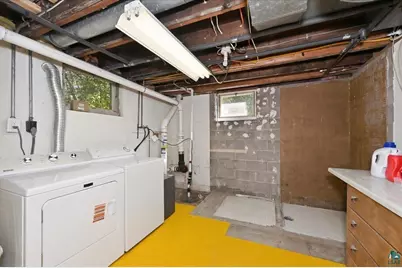 7512 Brighton St, Duluth, MN 55804 - Photo 10