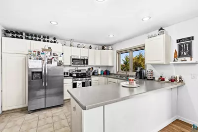 1424 E Skyline Pkwy, Duluth, MN 55802 - Photo 24