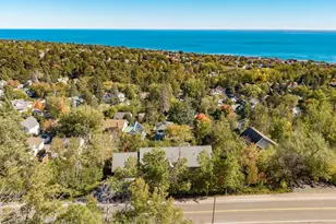 1424 E Skyline Pkwy, Duluth, MN 55802 - Photo 54