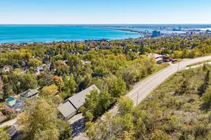 1424 E Skyline Pkwy, Duluth, MN 55802 - Photo 2