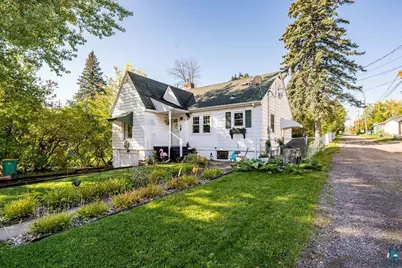 909 N 49th Ave E, Duluth, MN 55804 - Photo 2