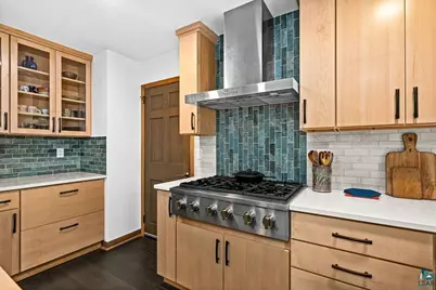 3601 E Superior St, Duluth, MN 55804 - Photo 10