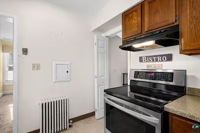 2920 E 2nd St, Duluth, MN 55812 - Photo 10