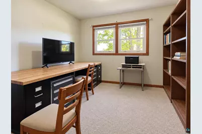 5217 Norwood St, Duluth, MN 55804 - Photo 18
