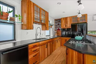 802 N 19th Ave E, Duluth, MN 55812 - Photo 10