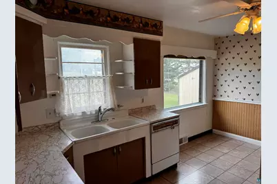 825 12th Ave, Two Harbors, MN 55616 - Photo 16