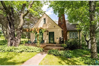 828 Chester Park Dr, Duluth, MN 55812 - Photo 1