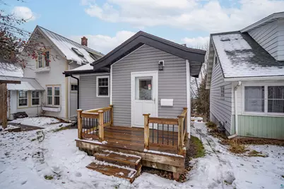 528 E Skyline Pkwy, Duluth, MN 55805 - Photo 1