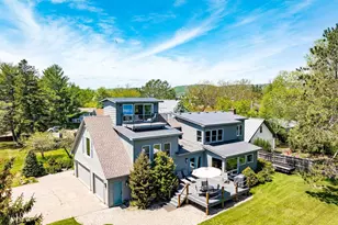 1629 S Lake Ave, Duluth, MN 55802 - Photo 1