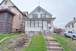 610 N 24th Ave W, Duluth, MN 55806 - Photo 1