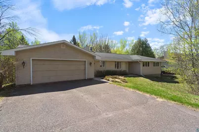 1122 Valley Dr, Duluth, MN 55804 - Photo 1